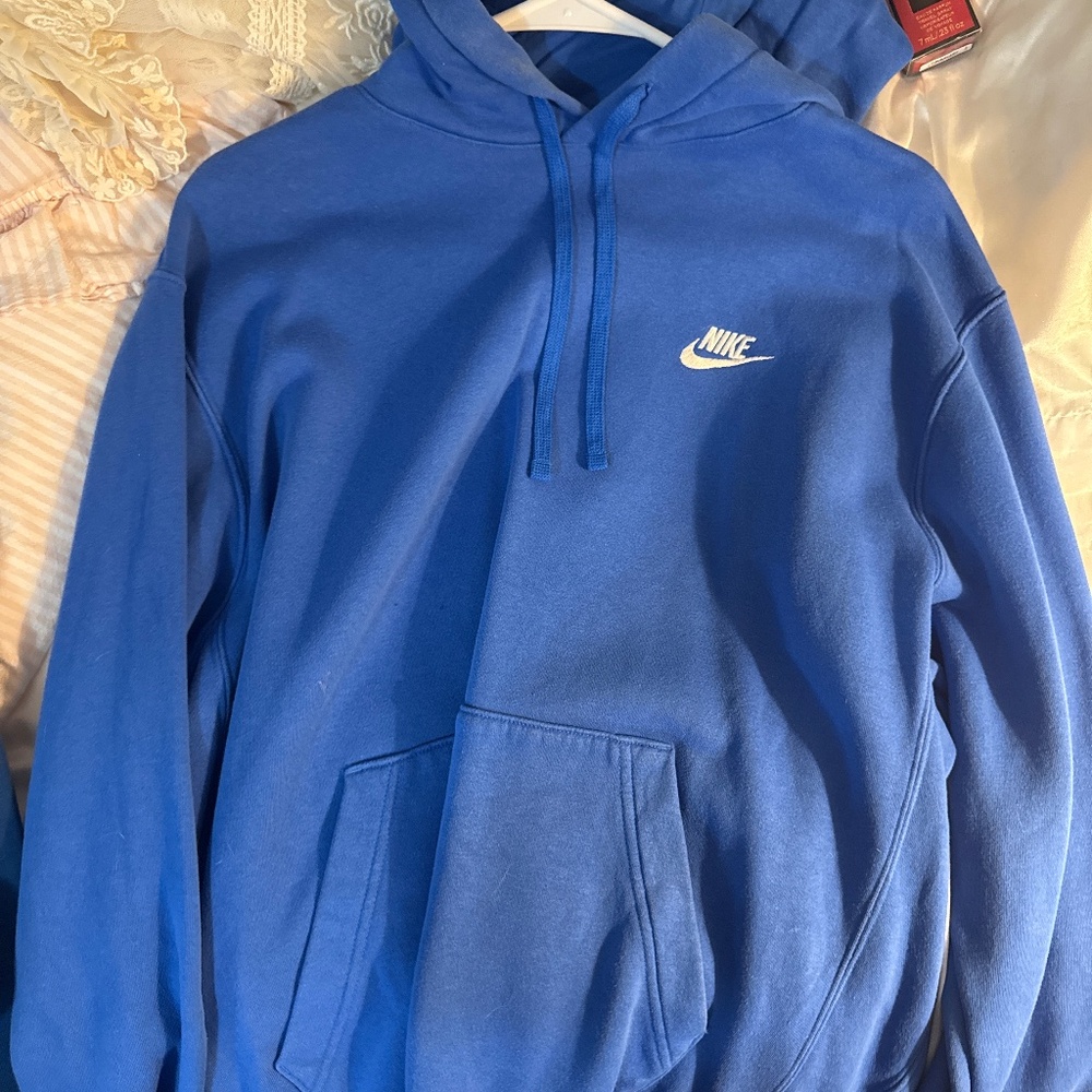 nike hoodie